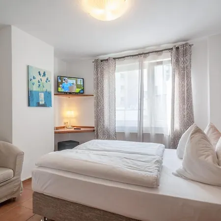 מלון Schottenhof - Cityhotel 3*